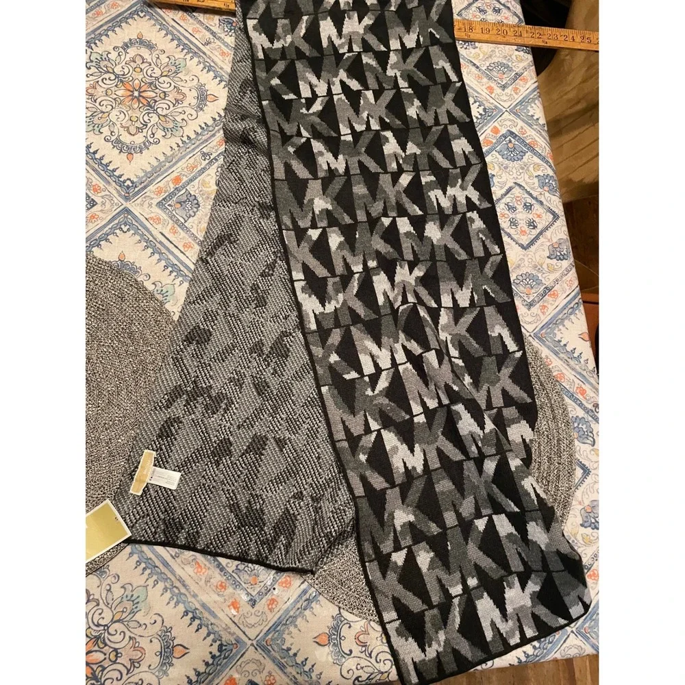 Michael Kors Womens MK Logo Monogram Reversible Knit Scarf Black Grey White NEW